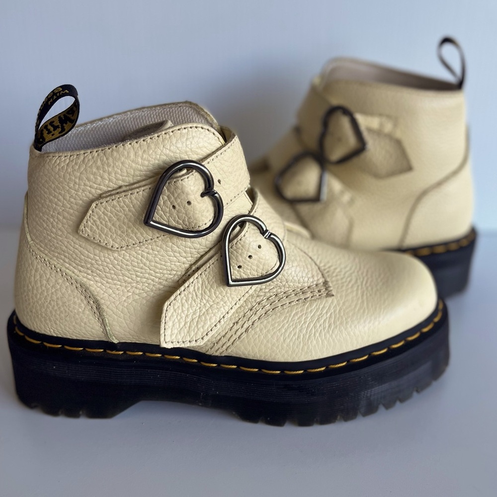 Dr Marten’s Devin Heart Boots - ButterCream - Woman’s 9